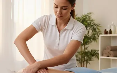 Therapist giving an aroma fusion massage at Chameli Spa, Al Rashidiya